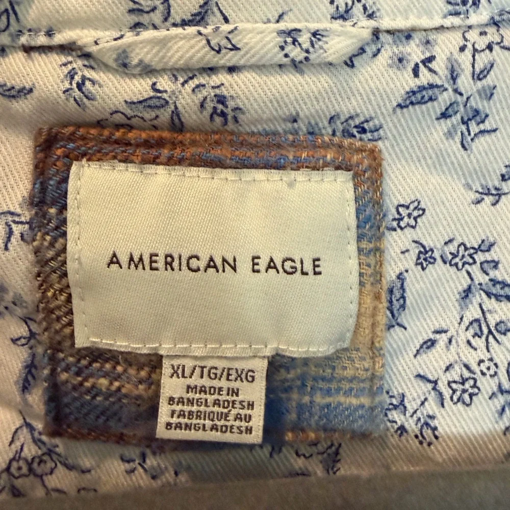 American Eagle Outfitters Plaid Shirt with Floral Lining - Picture 4 of 5